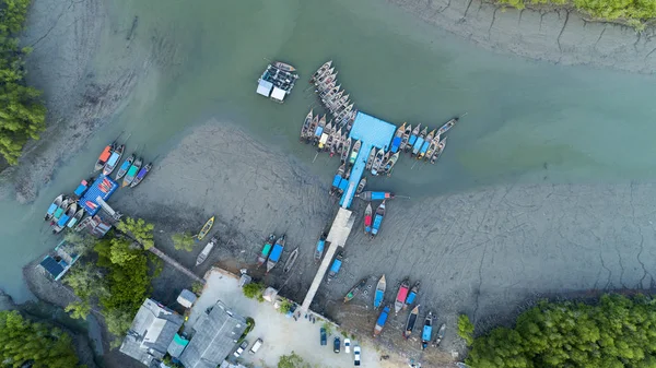 Aerial view top down of Longtail fishing boats in rainforest — Stock Photo, Image