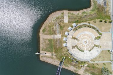 Dikey hava drone üstte görünümü ve Park aşağı bakıyor