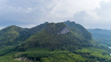 Amazing kalp doğa dağ Drone doğa görünümü 