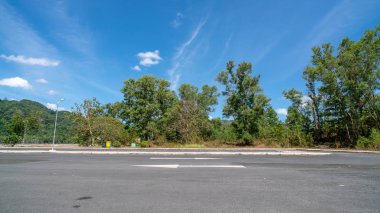 Park yerinde ok sembolü işareti, otopark, park yolu açık 