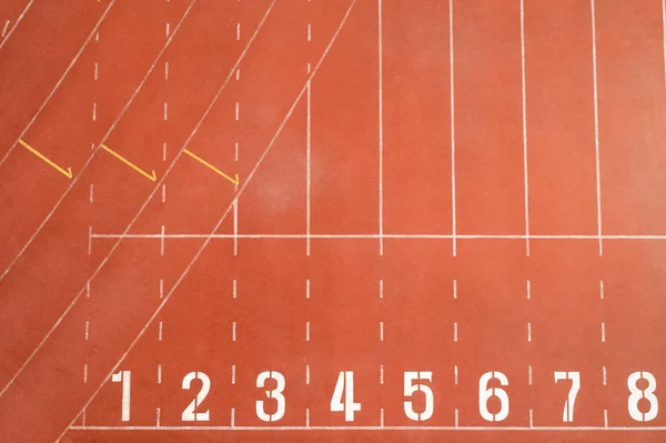 Yarış pistinin veya atletizm pistinin başlangıç ve bitiş noktası 