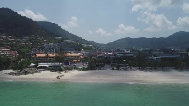Luchtfoto Drone Shot Van Zeegezicht Patong Strand Phuket Prachtige Eiland — Stockvideo
