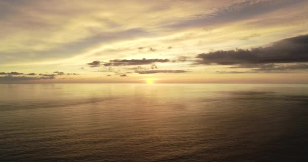 Vliegtuig Drone Vliegende Vlucht Oceaan Tropische Zee Avond Tijd Met — Stockvideo