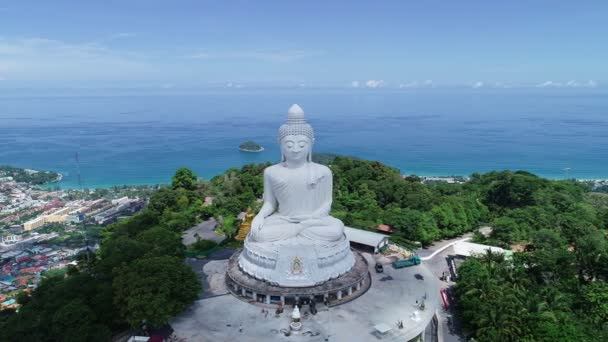 Vista Aérea Drone Câmera Vídeo Mármore Branco Big Buddha Statue — Vídeo de Stock