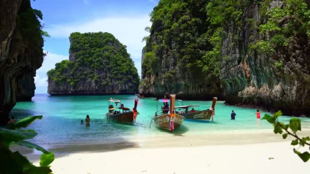 Phi Phi Island Thailand September 2020 Long Tail Boats Loh — Stok Video