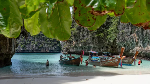 Longtail Csónak Loh Samah Bay Phi Phi Sziget Thaiföld Szeptember — Stock Fotó