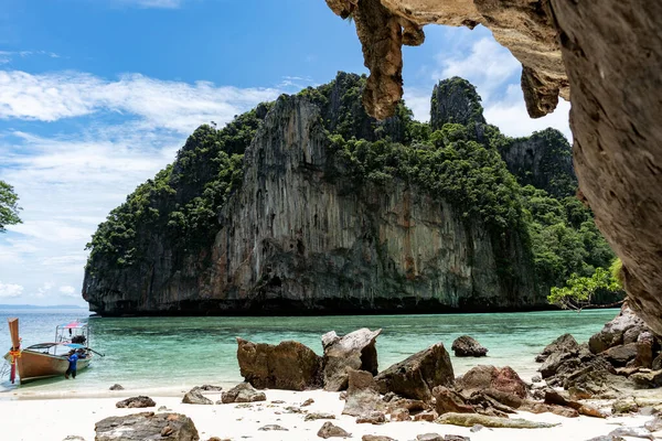 Longtail Barca Loh Samah Bay Phi Phi Island Thailandia Bella — Foto Stock