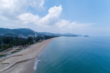 1 Ekim 2020 'de Karon sahilindeki Phuket Thailand plajı Covid-19 salgını sırasında kapatıldı.