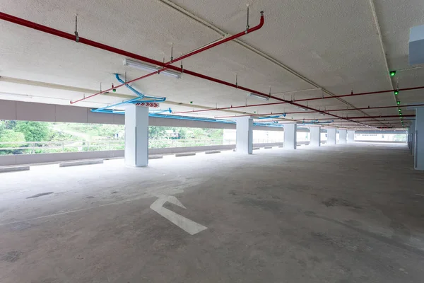 Arrow Sign Parking Garage Industrial Building Empty Parking Apartment Supermarket — Stock Photo, Image
