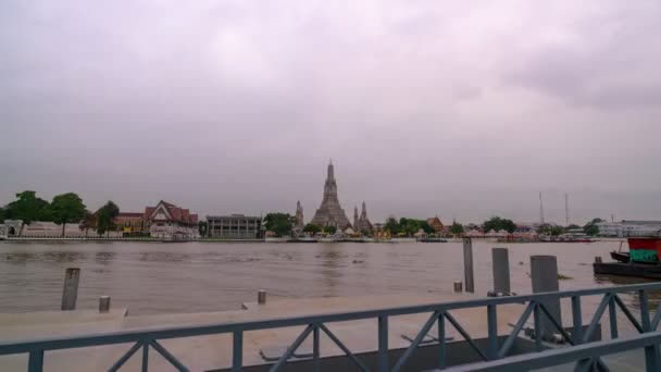 Time Lapse Wat Arun Ratchawararam Templo Com Reflexão Rio Bangkok — Vídeo de Stock