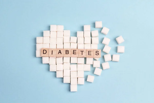 Coração Partido Feito Cubos Açúcar Com Diabetes Inscrição Fundo Azul — Fotografia de Stock