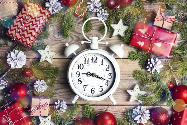 Kerst Wekker Met Pijnboomtakken Decoraties Kerst Timer Tijd Vieren — Stockfoto
