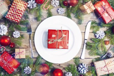 Festival tablo ayarını çatal bıçak takımı, Noel süsleri ve GI