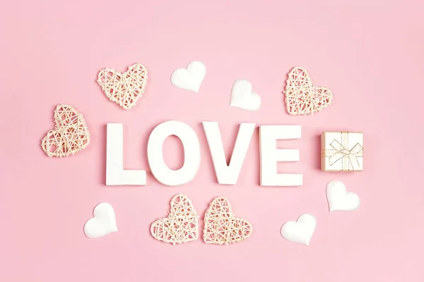 День Святого Валентина Фон Надписью Декоративные Сердца Розовый Плоский Вид — стоковое фото