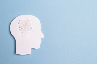 Mavi b beyin sembolü otizm farkındalık günü kavramı ile bulmacalar