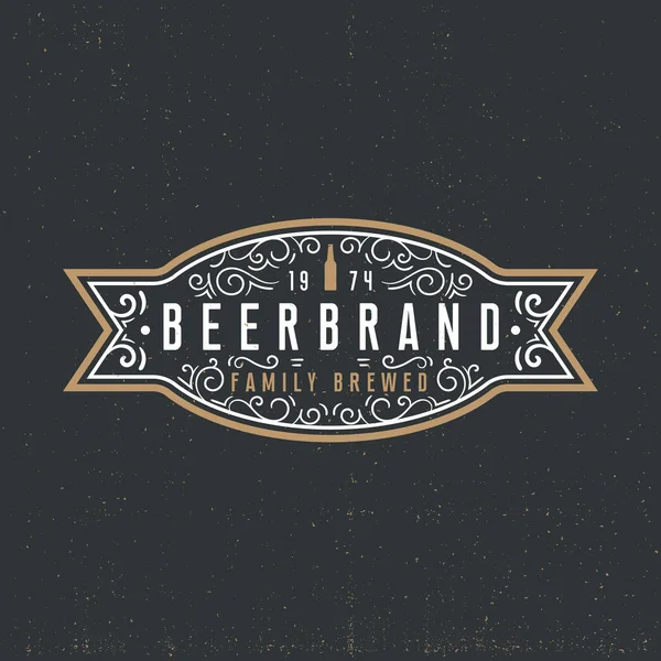 Concepto de logotipo de etiqueta de cerveza en estilo vintage sobre fondo oscuro — Vector de stock
