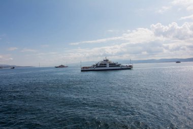 Berrak denizi su resmin üzerine Türkiye, Istanbul