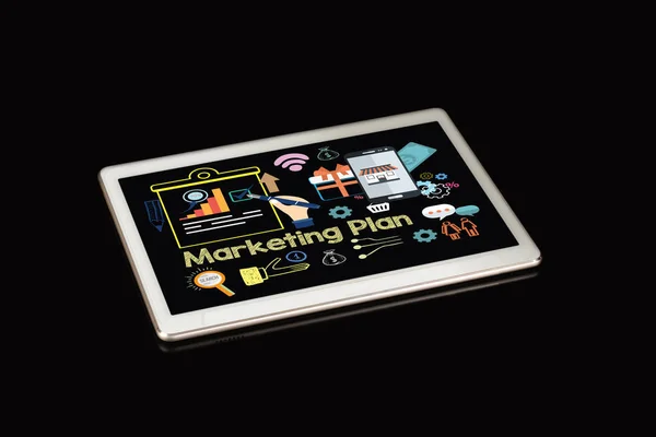 Plan marketing thème avec écran de tablette sur fond noir — Photo
