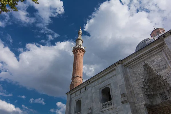 Bulut gökyüzü Bursa Türkiye'de manzaralı yeşil Camii