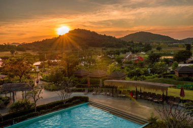 Nefes kesici ve doğal Sunset View Binası, Tayland