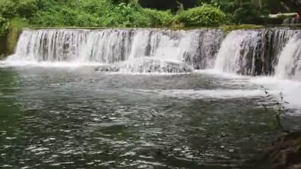 Krása Vodopádu Vlhkost Stromy Období Dešťů — Stock video