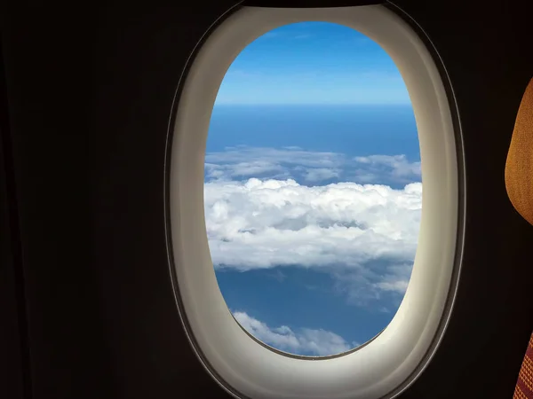 Primer Plano Ventana Del Avión Pasajeros Asientos Vacíos Conceptos Para — Foto de Stock