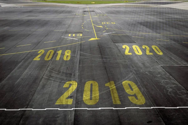 Närbild 2019 Siffror Ytan Flygplats Landningsbana Textur Bakgrunden — Stockfoto