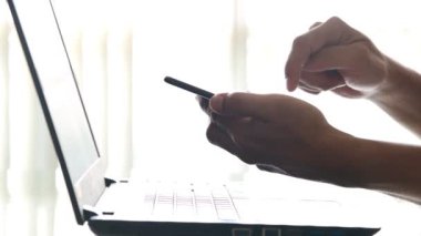 Eller işadamlarından akıllı telefonlar ve ofis, kavramları dizüstü bilgisayarlar iş ve teknoloji için kullanıyorsunuz.