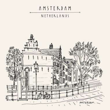 Amsterdam kent. Kanal, Hollandalı geleneksel tarihi binalar, ağaçlar, lambalar, Bisikletler, kaldırım, telefon kulübesi. El çizimi. Seyahat kroki. Kitap Illustration, vintage kartpostal, vektör poster