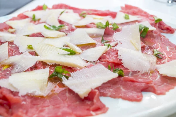 Crudo Albese Con Parmigiano — Foto Stock