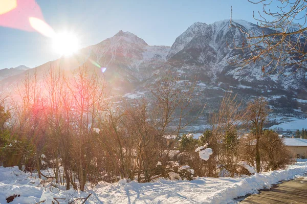 Panorama Montanha Inverno Com Neve Dia Ensolarado — Fotografia de Stock