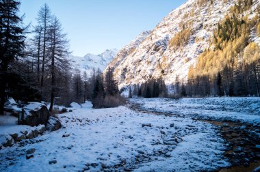 Karda dağ manzarası