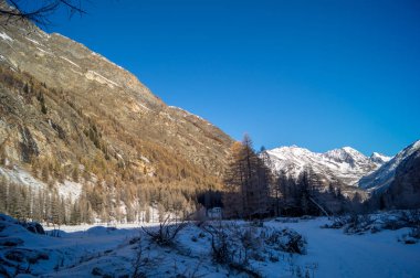 Karda dağ manzarası