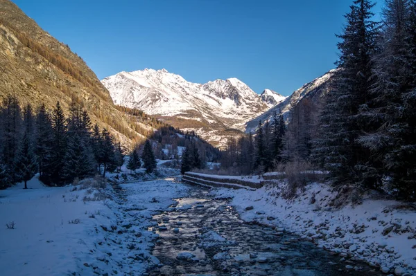 Karda Dağ Manzarası — Stok fotoğraf