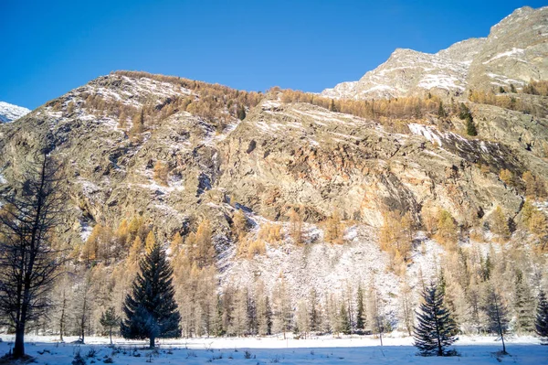 Karda Dağ Manzarası — Stok fotoğraf