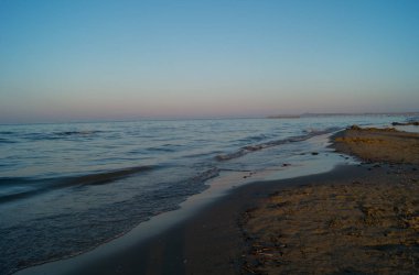 Sahilde gün batımı