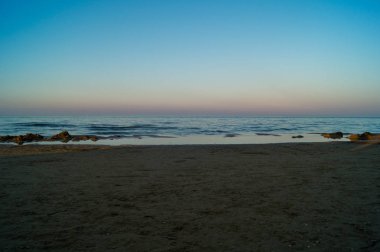 Sahilde gün batımı