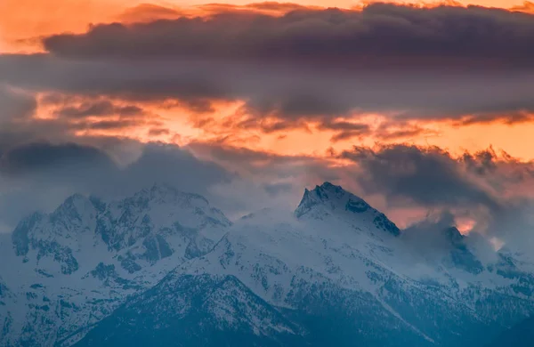 Panorama Při Západu Slunce Horských Mraků Obloha Colorfull — Stock fotografie