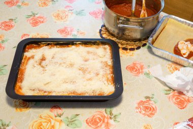 İtalyan el yapımı lazanya, lazanya alla bolognese