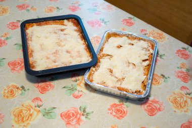 İtalyan el yapımı lazanya, lazanya alla bolognese