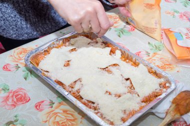 İtalyan el yapımı lazanya, lazanya alla bolognese