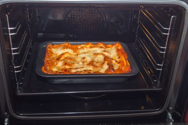 İtalyan el yapımı lazanya, lazanya alla bolognese