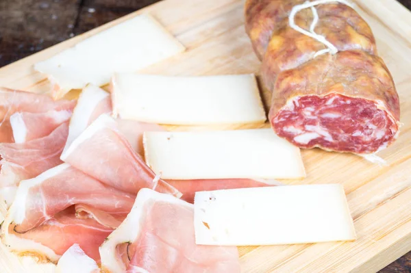 Chopping Board Italian Salami — Stock Photo, Image