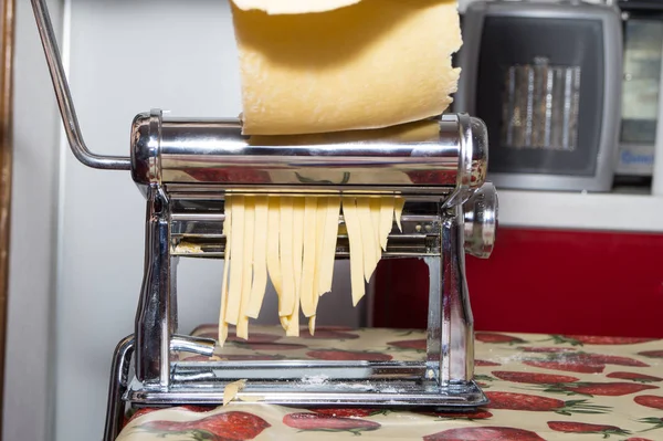 Homemade Tagliatelle Preparing Italian Food — Stock Photo, Image