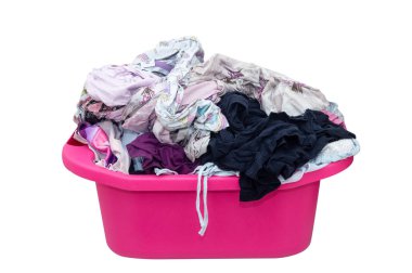 sepet içinde çamaşır ile kapatmak kadar izole üzerinde beyaz arka plan