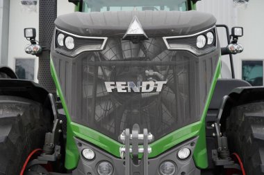 Traktör Fendt 1050 closeup modern tarım ulaşım, modern traktör portre