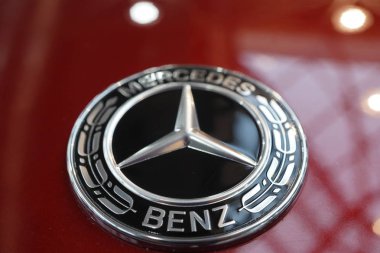 Mercedes C-lass W205 kırmızı renk 2019