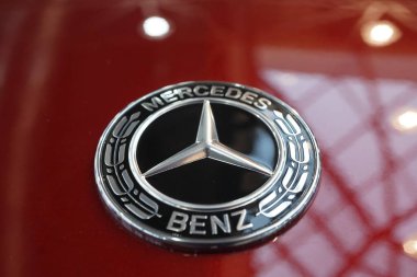 Mercedes C-lass W205 kırmızı renk 2019