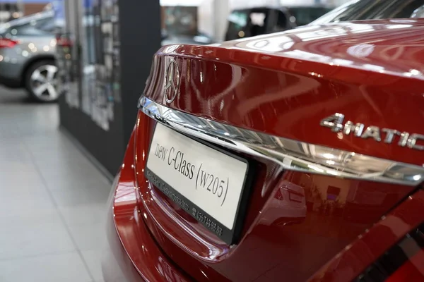 Mercedes C-lass W205 kırmızı renk 2019