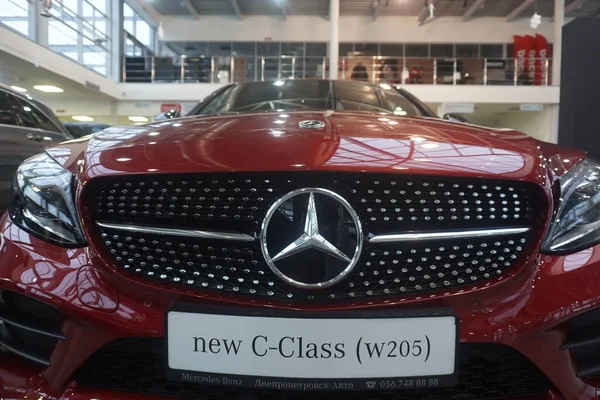 Mercedes C-lass W205 di colore rosso 2019 — Foto Stock